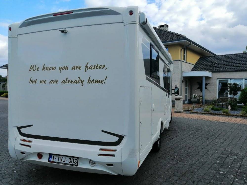 kleefletters op camper